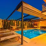 Willa Soeguet 1 - 4 Bedroom With Jacuzzi In Fethiye