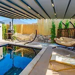 Willa Soeguet 1 - 4 Bedroom With Jacuzzi In