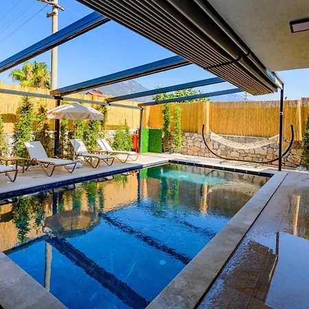 Soeguet 1 - 4 Bedroom With Jacuzzi In Fethiye