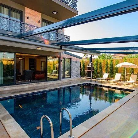 Villa Soeguet 1 - 4 Bedroom With Jacuzzi In