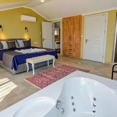 Söğüt 1 - 4 Bedroom With Jacuzzi In