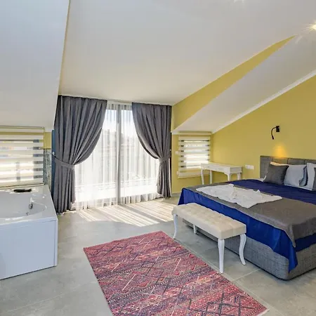 Söğüt 1 - 4 Bedroom With Jacuzzi In