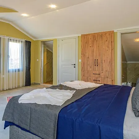 Söğüt 1 - 4 Bedroom With Jacuzzi In