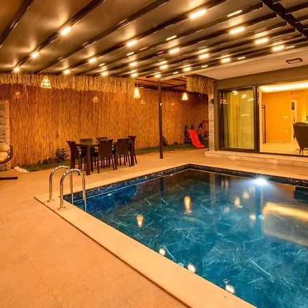 Söğüt 1 - 4 Bedroom With Jacuzzi In *