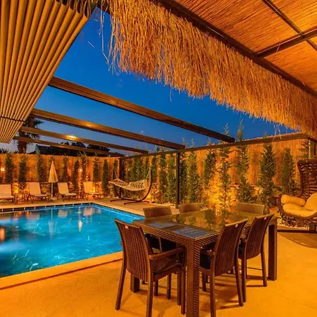 Söğüt 1 - 4 Bedroom With Jacuzzi In Villa Fethiye