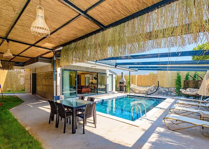 Söğüt 1 - 4 Bedroom With Jacuzzi In Villa *