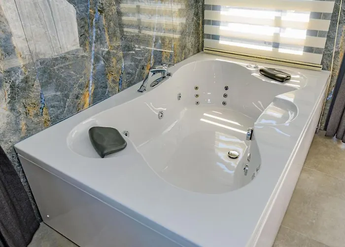 Söğüt 1 - 4 Bedroom With Jacuzzi In *