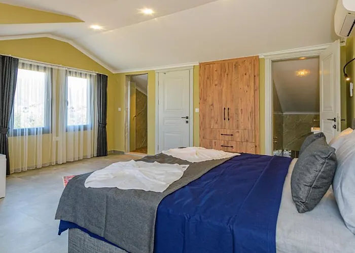 Söğüt 1 - 4 Bedroom With Jacuzzi In
