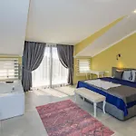 Soeguet 1 - 4 Bedroom With Jacuzzi In