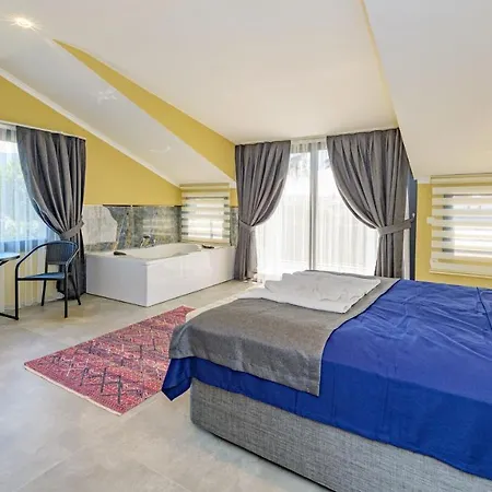 Soeguet 1 - 4 Bedroom With Jacuzzi In Vila *